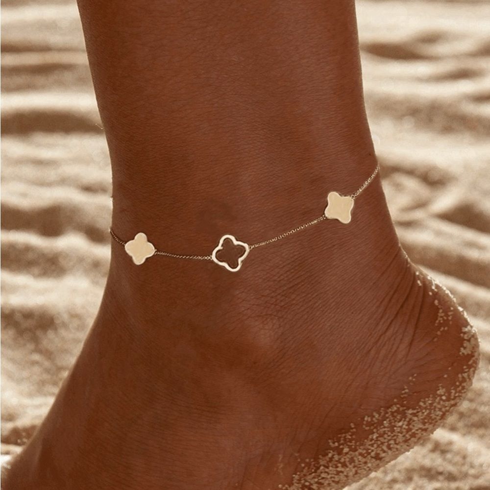 Clover Anklet Q825